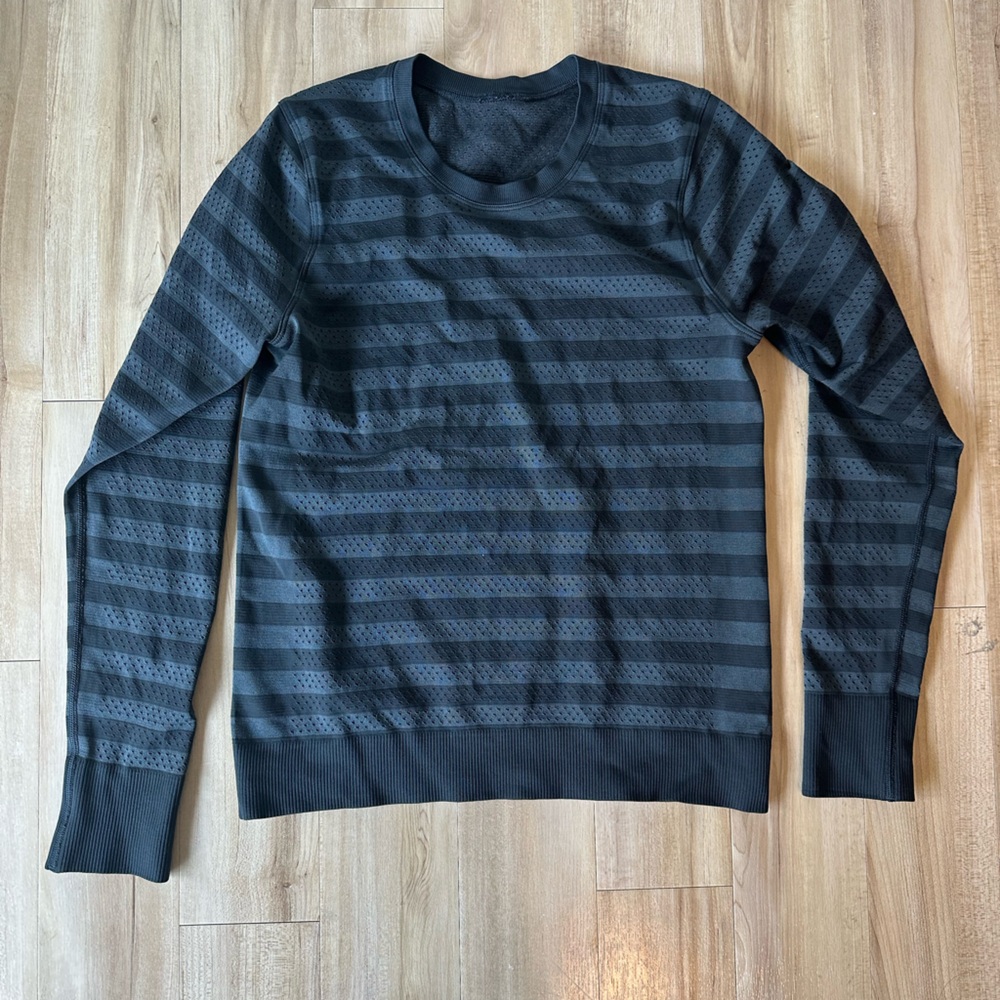 long sleeve striped lululemon top